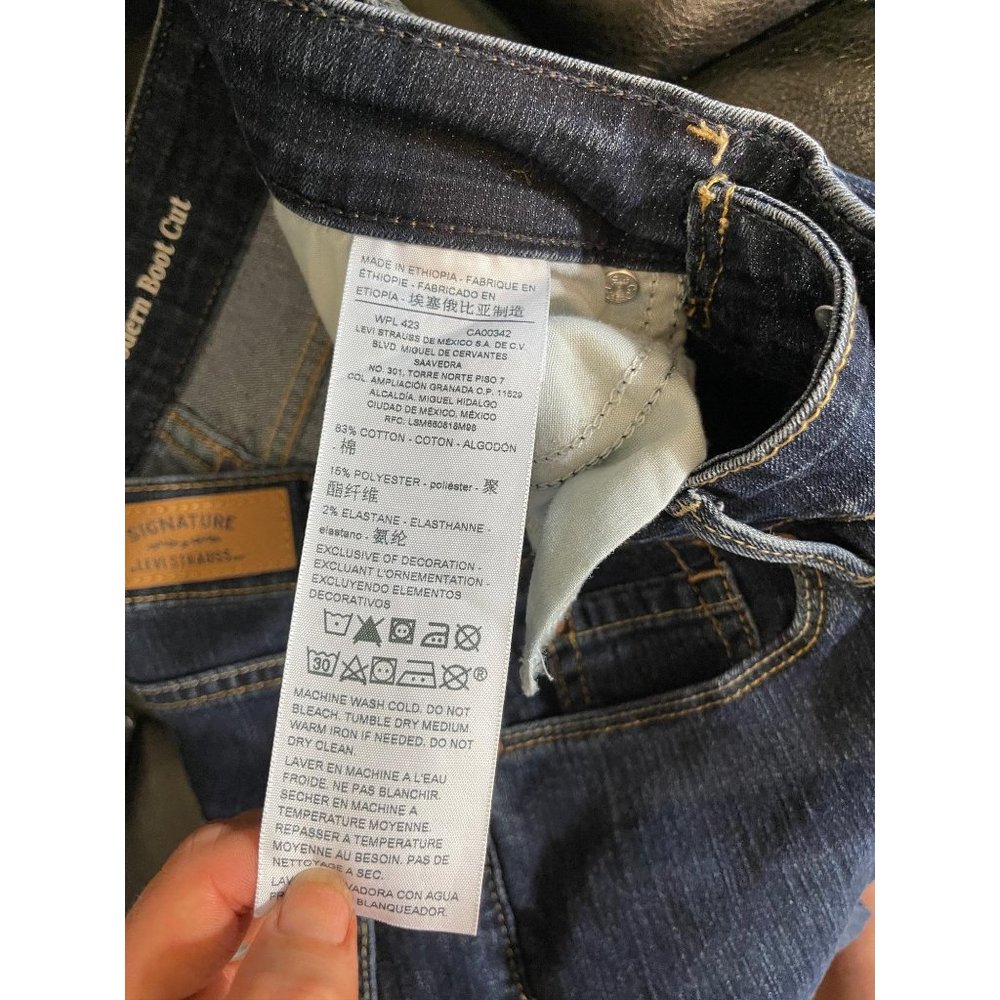 Women's Levis 27/32 Jeans Modern Boot Cut Dark - Image 8